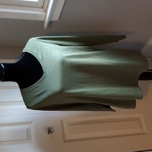 Kim Rogers long sleeve, v-neck t-shirt. NWOT XL.